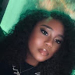 Meet your Posher, Yetunde